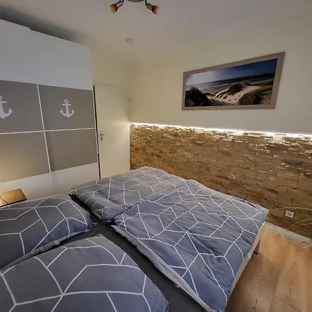 Dünengras Mit Terrasse Und Strandkorb