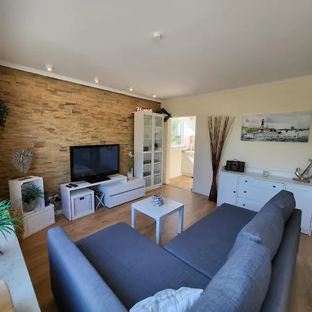 Dünengras Mit Terrasse Und Strandkorb Apartment Lübeck