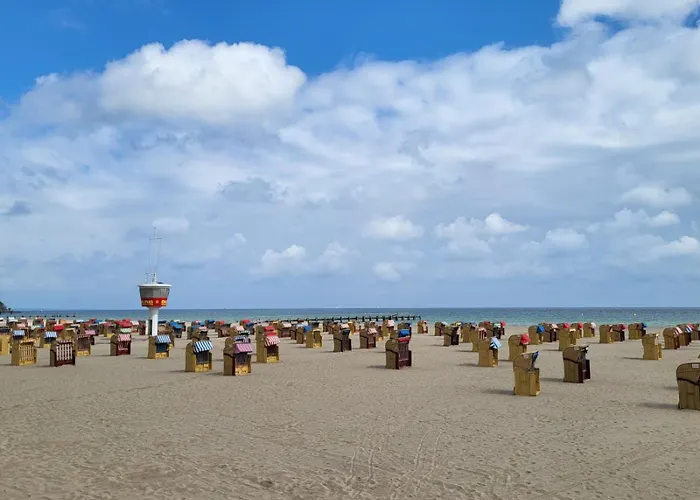 Duenengras Mit Terrasse Und Strandkorb Apartamento Lübeck
